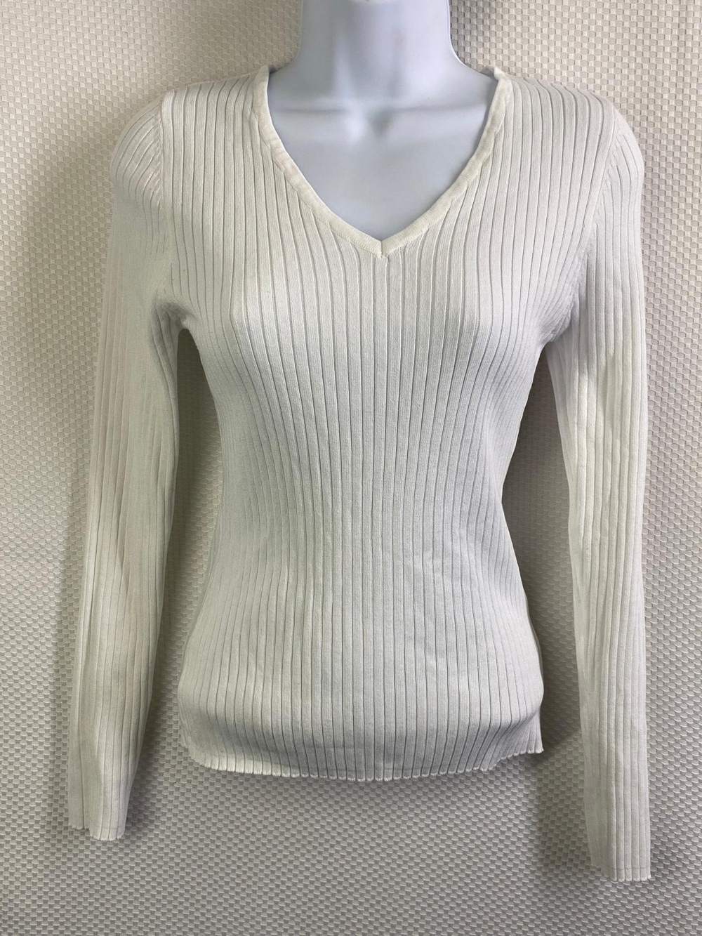 Love Tree White Ribbed V-Neck Sweater Long Sleeve Slim Fit Knit Top